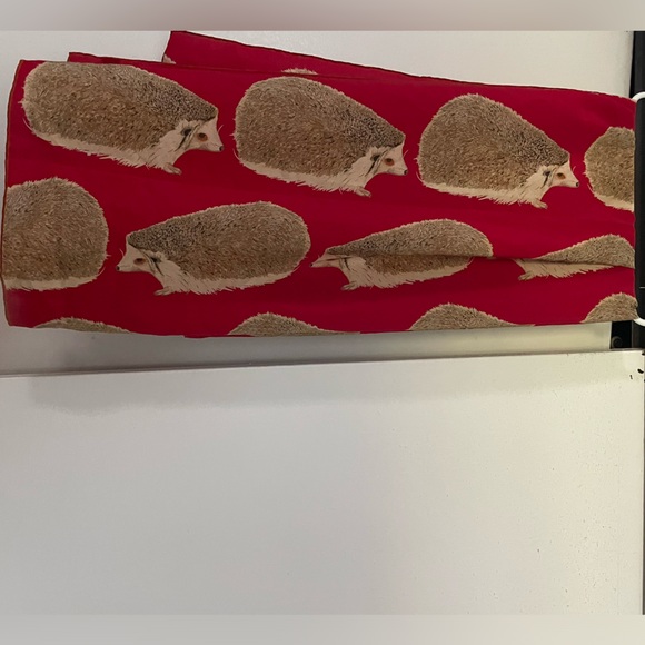 Frontline Zurich silk hedgehog parade scarf - Picture 6 of 6